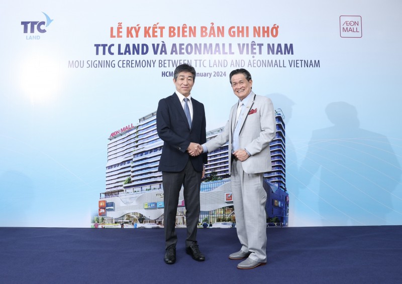 Ông Đặng Văn Thành - Chủ tịch Tập đoàn TTC và ông Tetsuyuki Nakagawa - Tổng Giám đốc AeonMall Việt Nam đại diện 2 đơn vị bắt tay hợp tác Ông Đặng Văn Thành - Chủ tịch Tập đoàn TTC và ông Tetsuyuki Nakagawa - Tổng Giám đốc AeonMall Việt Nam đại diện 2 đơn vị bắt tay hợp tác