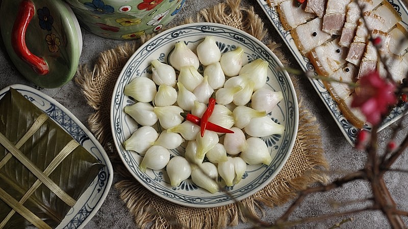 Hành muối là món ăn không thể thiếu trong ngày Tết Hành muối là món ăn không thể thiếu trong ngày Tết