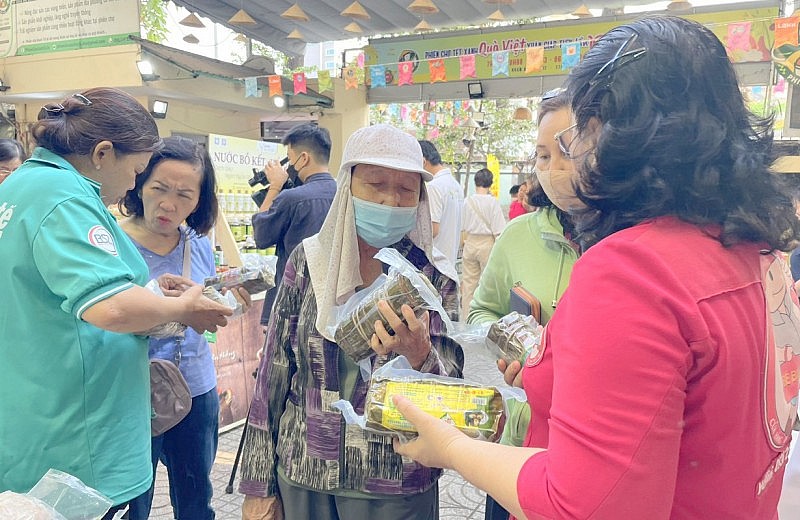 Gần 1.000 nông đặc sản quy tụ tại phiên chợ “Tết Xanh - Quà Việt” 2024