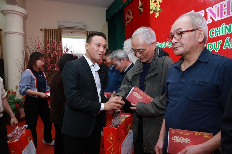 Tết Nhân ái Xuân Giáp Thìn 2024: Không để ai bị bỏ lại phía sau Tết Nhân ái Xuân Giáp Thìn 2024: Không để ai bị bỏ lại phía sau