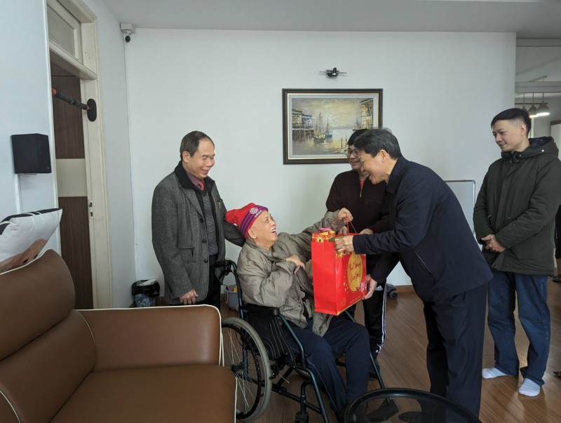 Tết Nhân ái Xuân Giáp Thìn 2024: Không để ai bị bỏ lại phía sau Tết Nhân ái Xuân Giáp Thìn 2024: Không để ai bị bỏ lại phía sau