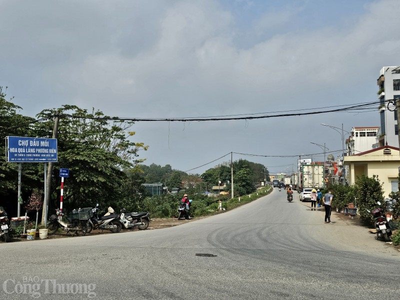 Có một ngôi chợ quê giữa lòng Hà Nội