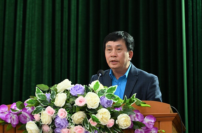 Bộ trưởng Nguyễn Hồng Diên trao quà Tết cho người dân Thái Bình Bộ trưởng Nguyễn Hồng Diên trao quà Tết cho người dân Thái Bình