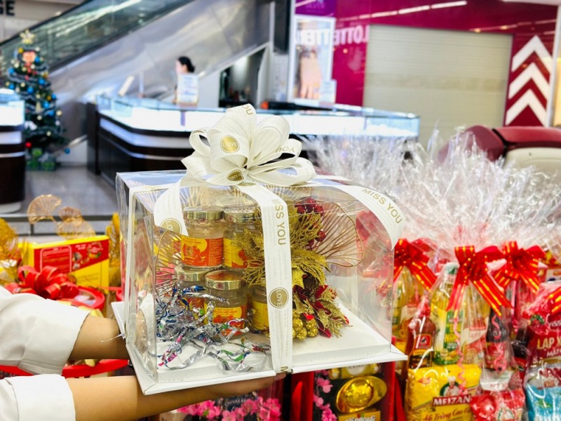 Giỏ quà Tết bình dân, mang đậm chất hàng Việt “đắt hàng” Giỏ quà Tết bình dân, mang đậm chất hàng Việt “đắt hàng”