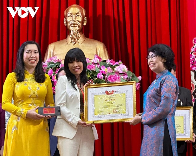 “Về Việt Nam thấy đất nước phát triển, chúng tôi rất mừng" “Về Việt Nam thấy đất nước phát triển, chúng tôi rất mừng"