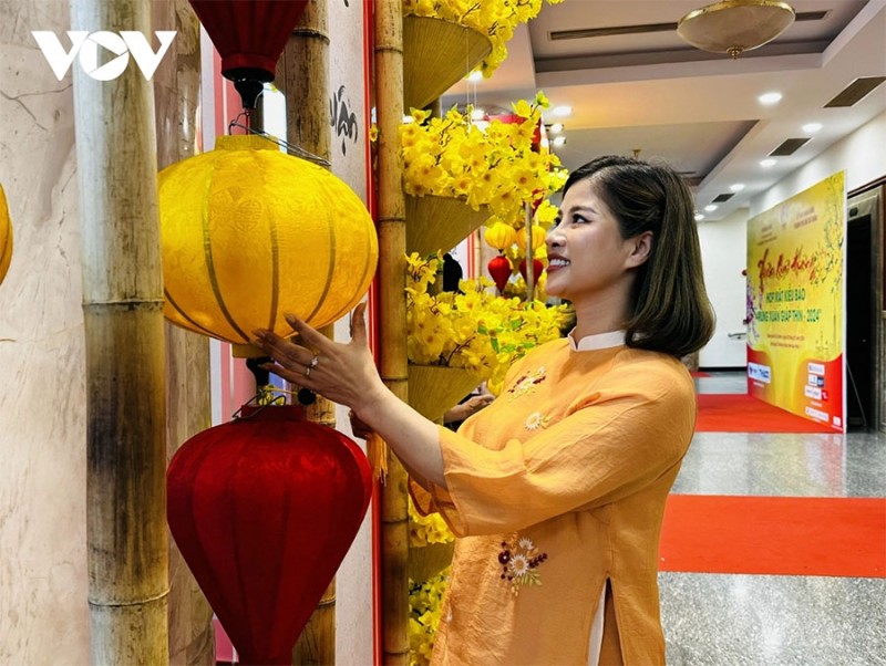 “Về Việt Nam thấy đất nước phát triển, chúng tôi rất mừng" “Về Việt Nam thấy đất nước phát triển, chúng tôi rất mừng"