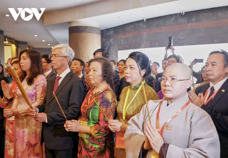 “Về Việt Nam thấy đất nước phát triển, chúng tôi rất mừng" “Về Việt Nam thấy đất nước phát triển, chúng tôi rất mừng"