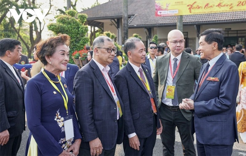 “Về Việt Nam thấy đất nước phát triển, chúng tôi rất mừng" “Về Việt Nam thấy đất nước phát triển, chúng tôi rất mừng"