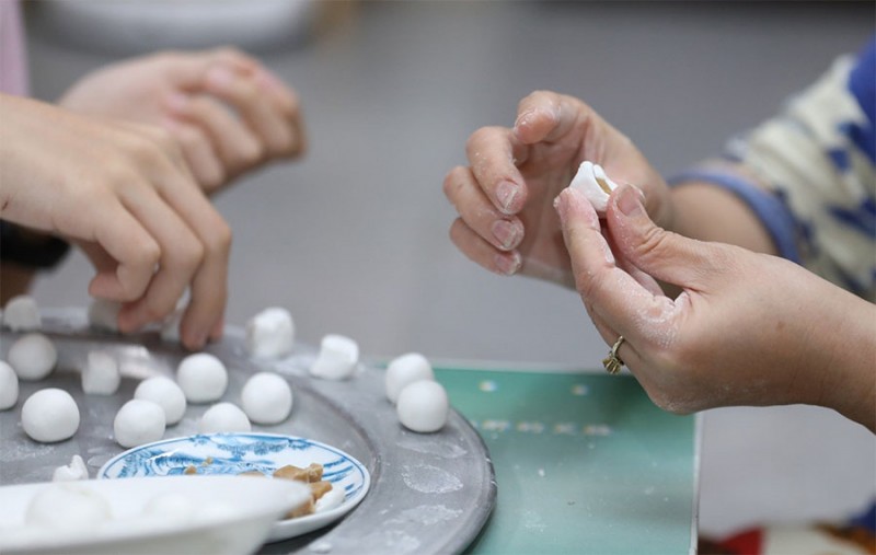 Ngày Xuân tản mạn về các lễ Tết cổ truyền ở Việt Nam Ngày Xuân tản mạn về các lễ Tết cổ truyền ở Việt Nam