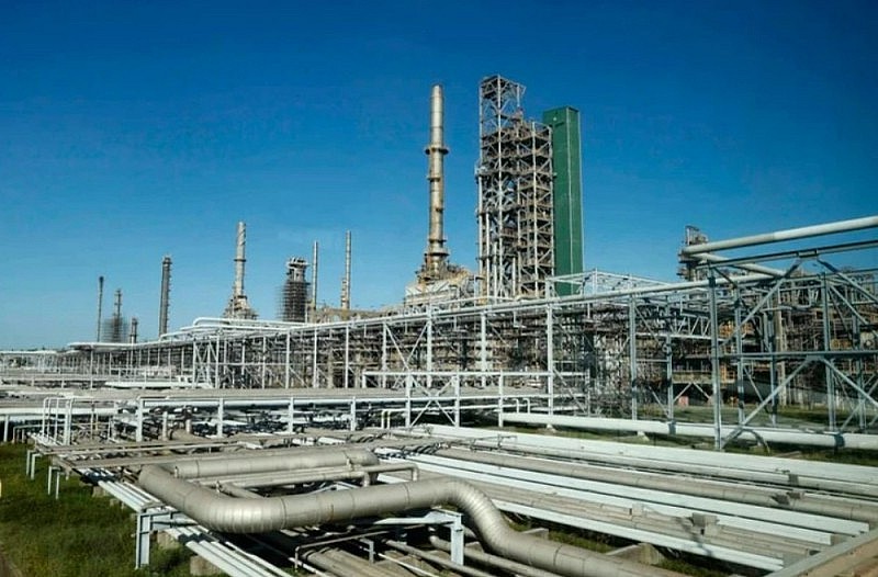 Một góc Nhà máy lọc dầu Dung Quất. (Ảnh: Doãn Tấn/TTXVN)
