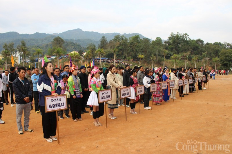 Độc đáo lễ hội chọi bò tại Điện Biên