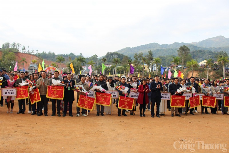 Độc đáo lễ hội chọi bò tại Điện Biên