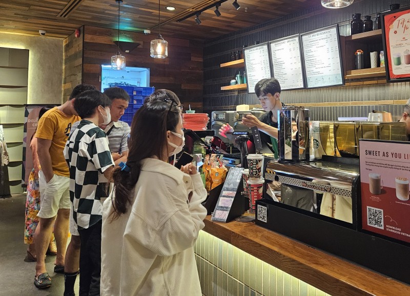 TP. Hồ Chí Minh: Chợ, siêu thị vừa mở cửa đã thực hiện khuyến mãi “đậm”