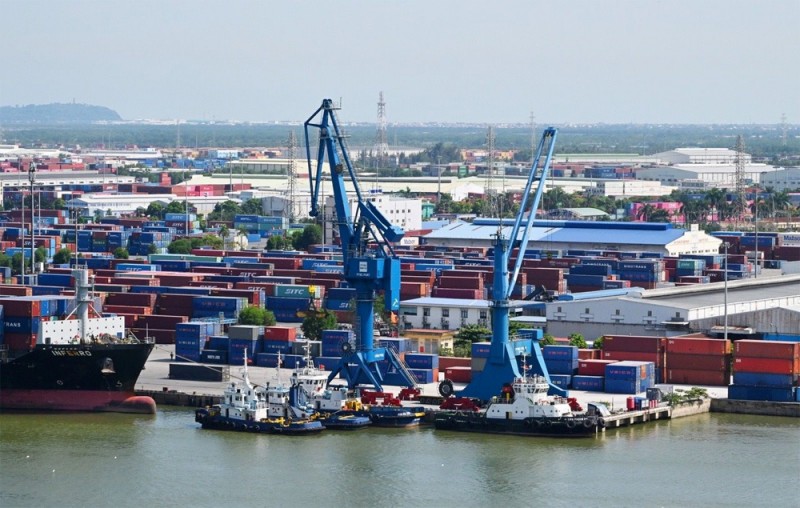 Bộ trưởng Nguyễn Hồng Diên: Chung sức ‘vượt bão’ đưa nền kinh tế về đích Bộ trưởng Nguyễn Hồng Diên: Chung sức ‘vượt bão’ đưa nền kinh tế về đích