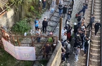 Ban An toàn giao thông tỉnh Thanh Hóa động viên gia đình 2 cô gái tử vong do tai nạn giao thông