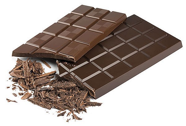 Sô cô la đen là một trong những loại thực phẩm rất giàu polyphenol, chất chống oxy hóa mạnh có liên quan đến nhiều lợi ích sức khỏe Sô cô la đen là một trong những loại thực phẩm rất giàu polyphenol, chất chống oxy hóa mạnh có liên quan đến nhiều lợi ích sức khỏe