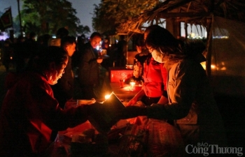 Về Bắc Ninh đi phiên chợ ma mị, mỗi năm chỉ họp một lần