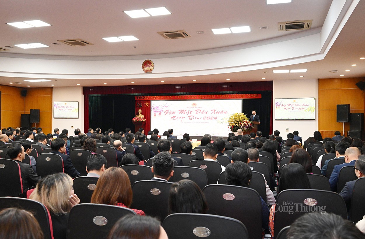 Ngành Công Thương tập trung triển khai nhiều nhiệm vụ trọng tâm ngay sau kỳ nghỉ Tết Ngành Công Thương tập trung triển khai nhiều nhiệm vụ trọng tâm ngay sau kỳ nghỉ Tết