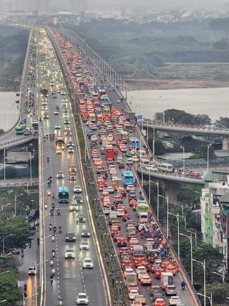 Hà Nội: Đường phố đông đúc trở lại sau kỳ nghỉ Tết Nguyên đán Hà Nội: Đường phố đông đúc trở lại sau kỳ nghỉ Tết Nguyên đán