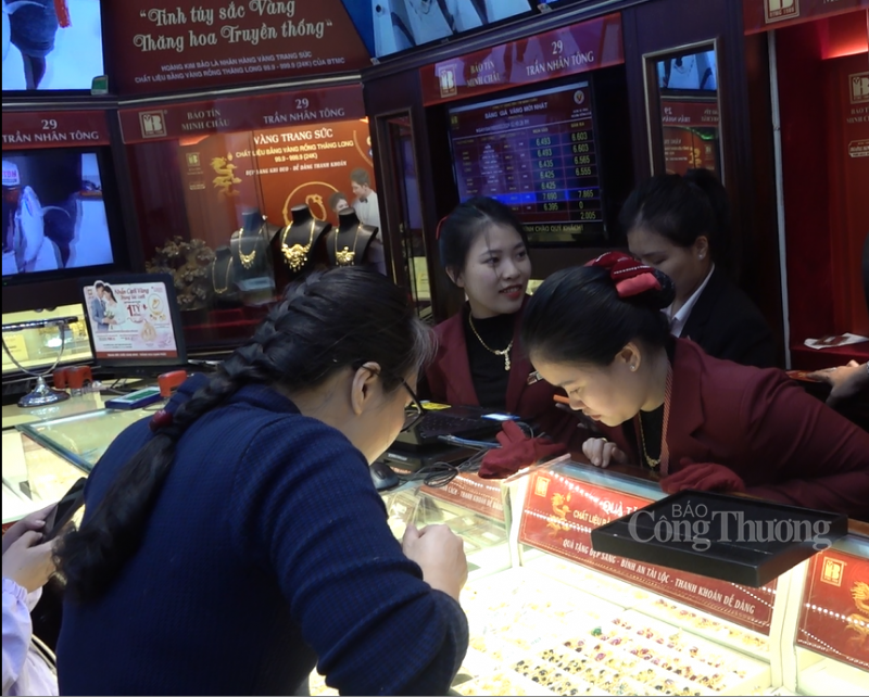 Giá vàng tiếp đà giảm mạnh sau ngày Thần Tài 2024? Giá vàng tiếp đà giảm mạnh sau ngày Thần Tài 2024?