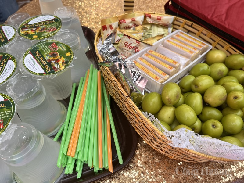 Chùm ảnh: Người dân tấp nập xếp hàng từ rạng sáng mua vàng ngày Thần Tài