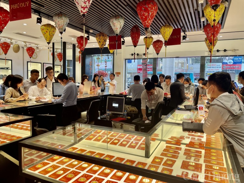 Vàng nhẫn “cháy hàng” ngày Thần Tài năm 2024 Vàng nhẫn “cháy hàng” ngày Thần Tài năm 2024