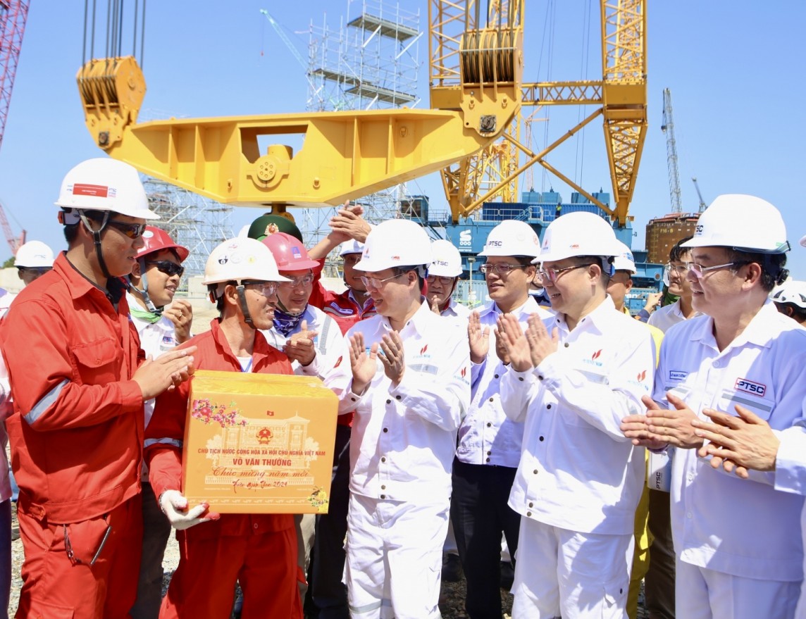 Petrovietnam khởi động năm 2024 với nhiều kết quả tích cực Petrovietnam khởi động năm 2024 với nhiều kết quả tích cực