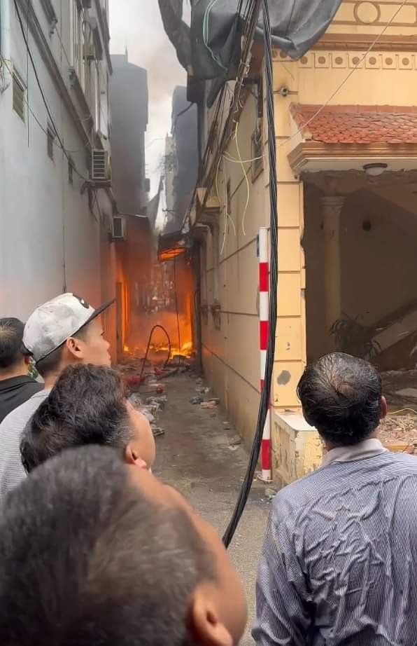 Đám cháy lớn ở Ninh Hiệp Đám cháy lớn ở Ninh Hiệp