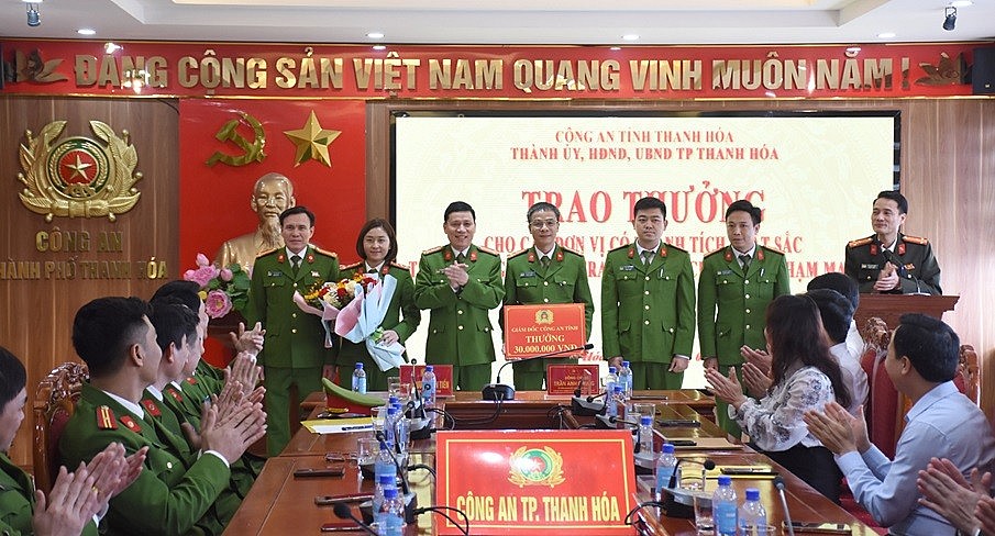 Thanh Hóa: Trao thưởng cho hai đơn vị triệt phá 2 chuyên án ma túy “khủng” Thanh Hóa: Trao thưởng cho hai đơn vị triệt phá 2 chuyên án ma túy “khủng”