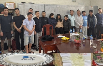 Thanh Hóa: Bắt 14 đối tượng đánh bạc, thu giữ 135 triệu đồng