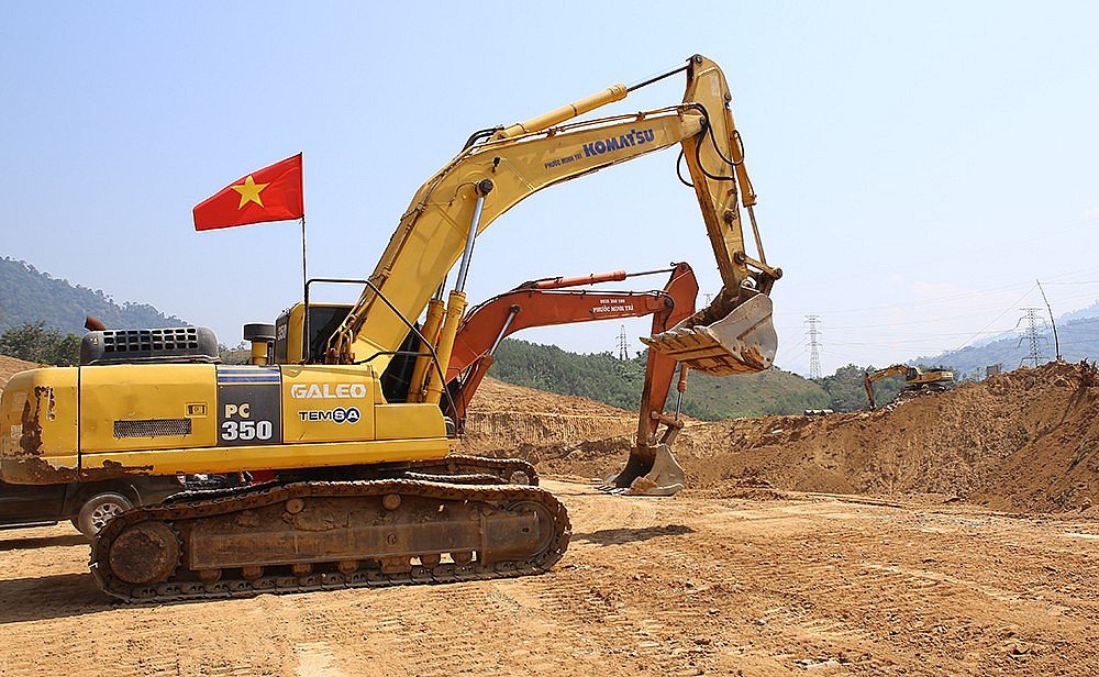 Tập trung nguồn lực thi công Dự án cải tạo Trạm biến áp 500kV Thạnh Mỹ Tập trung nguồn lực thi công Dự án cải tạo Trạm biến áp 500kV Thạnh Mỹ