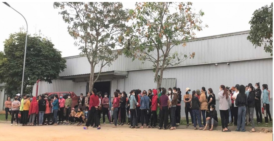 Nghệ An: 300 công nhân may ngừng việc để yêu cầu công ty trả lương Nghệ An: 300 công nhân may ngừng việc để yêu cầu công ty trả lương