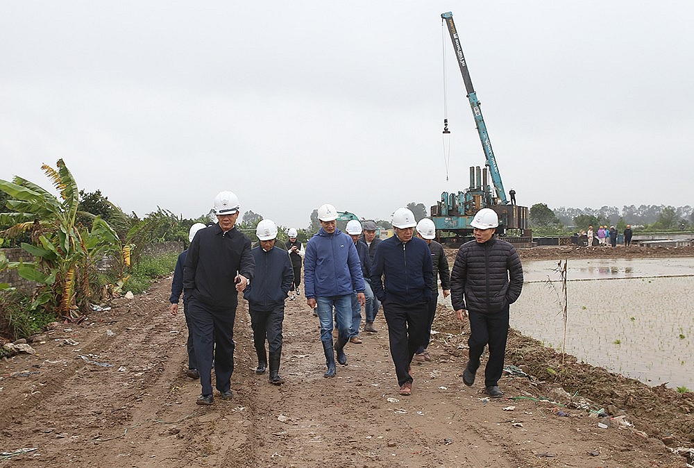 Tập trung hoàn thành vị trí móng đường dây 500kV mạch 3 trong tháng 3/2024