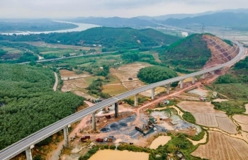 Hoàn thành sửa chữa, khắc phục, điều chỉnh tổ chức giao thông cao tốc Cam Lộ - La Sơn trước 10/3
