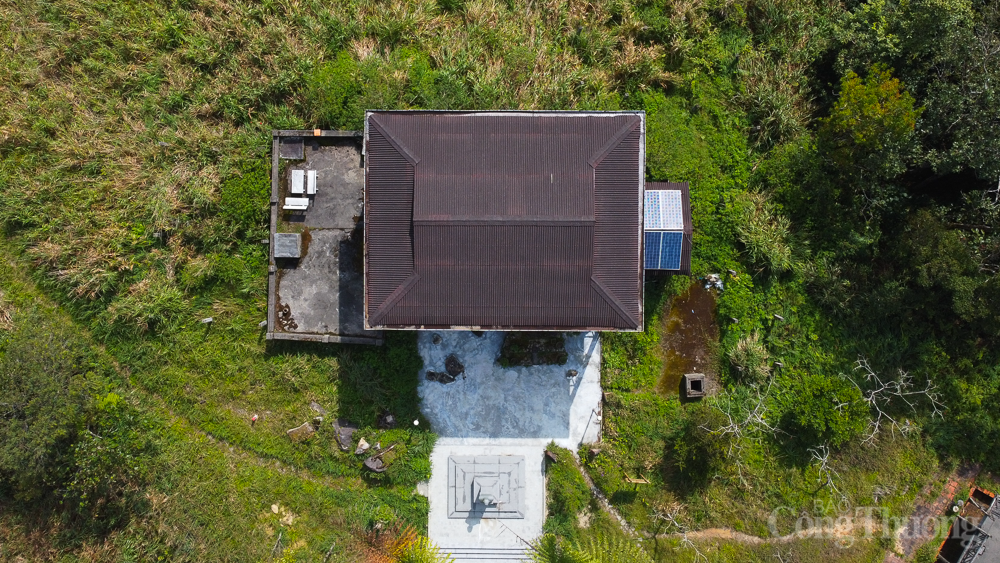 Rêu phong Di tích lịch sử quốc gia trên đỉnh núi Hòn Bà Rêu phong Di tích lịch sử quốc gia trên đỉnh núi Hòn Bà