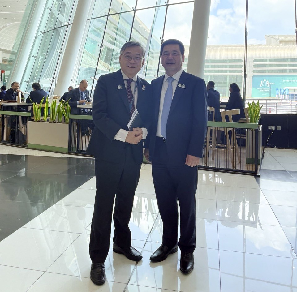 Chùm ảnh: Hoạt động của Bộ trưởng Nguyễn Hồng Diên bên lề Hội nghị Bộ trưởng WTO lần thứ 13 tại UAE