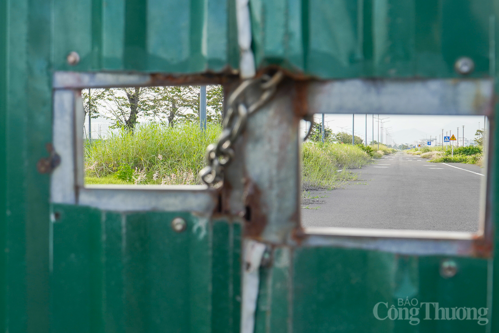 Hiện trạng các lô 'đất vàng' ở sân bay Nha Trang của Tập đoàn Phúc Sơn Hiện trạng các lô 'đất vàng' ở sân bay Nha Trang của Tập đoàn Phúc Sơn