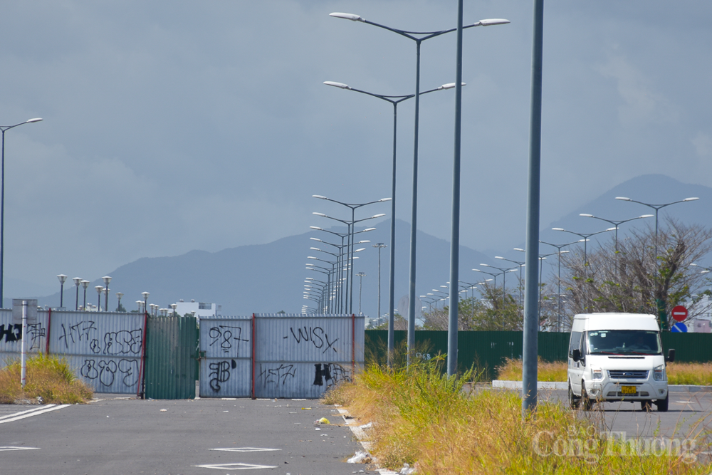 Hiện trạng các lô 'đất vàng' ở sân bay Nha Trang của Tập đoàn Phúc Sơn Hiện trạng các lô 'đất vàng' ở sân bay Nha Trang của Tập đoàn Phúc Sơn