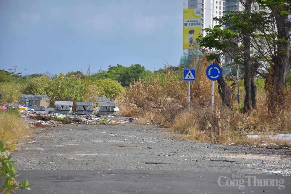 Hiện trạng các lô 'đất vàng' ở sân bay Nha Trang của Tập đoàn Phúc Sơn Hiện trạng các lô 'đất vàng' ở sân bay Nha Trang của Tập đoàn Phúc Sơn