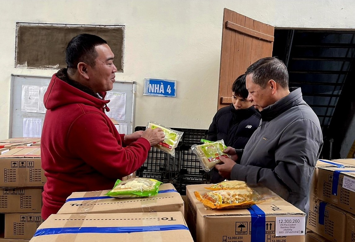 Hòa Bình xuất 20 tấn sản phẩm măng Kim Bôi sang Hà Lan Hòa Bình xuất 20 tấn sản phẩm măng Kim Bôi sang Hà Lan