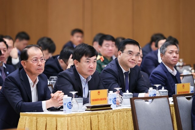 Bộ trưởng Nguyễn Hồng Diên: Điện mặt trời áp mái không thể phát triển một cách ngẫu hứng, ồ ạt Bộ trưởng Nguyễn Hồng Diên: Điện mặt trời áp mái không thể phát triển một cách ngẫu hứng, ồ ạt