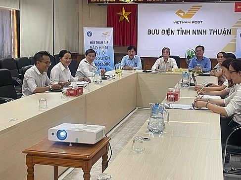 Hình ảnh: Cầu truyền hình trực tiếp triển khai chương trình các bưu điện tỉnh toàn quốc Hình ảnh: Cầu truyền hình trực tiếp triển khai chương trình các bưu điện tỉnh toàn quốc