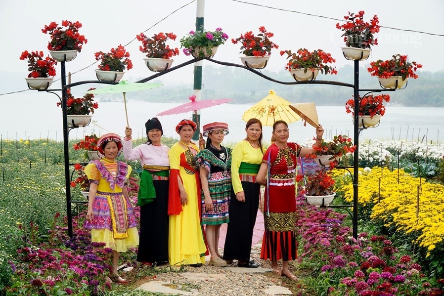 Thanh Hóa: Ngôi đền một tiếng gà gáy 5 huyện nghe thu hút hàng nghìn du khách Thanh Hóa: Ngôi đền một tiếng gà gáy 5 huyện nghe thu hút hàng nghìn du khách