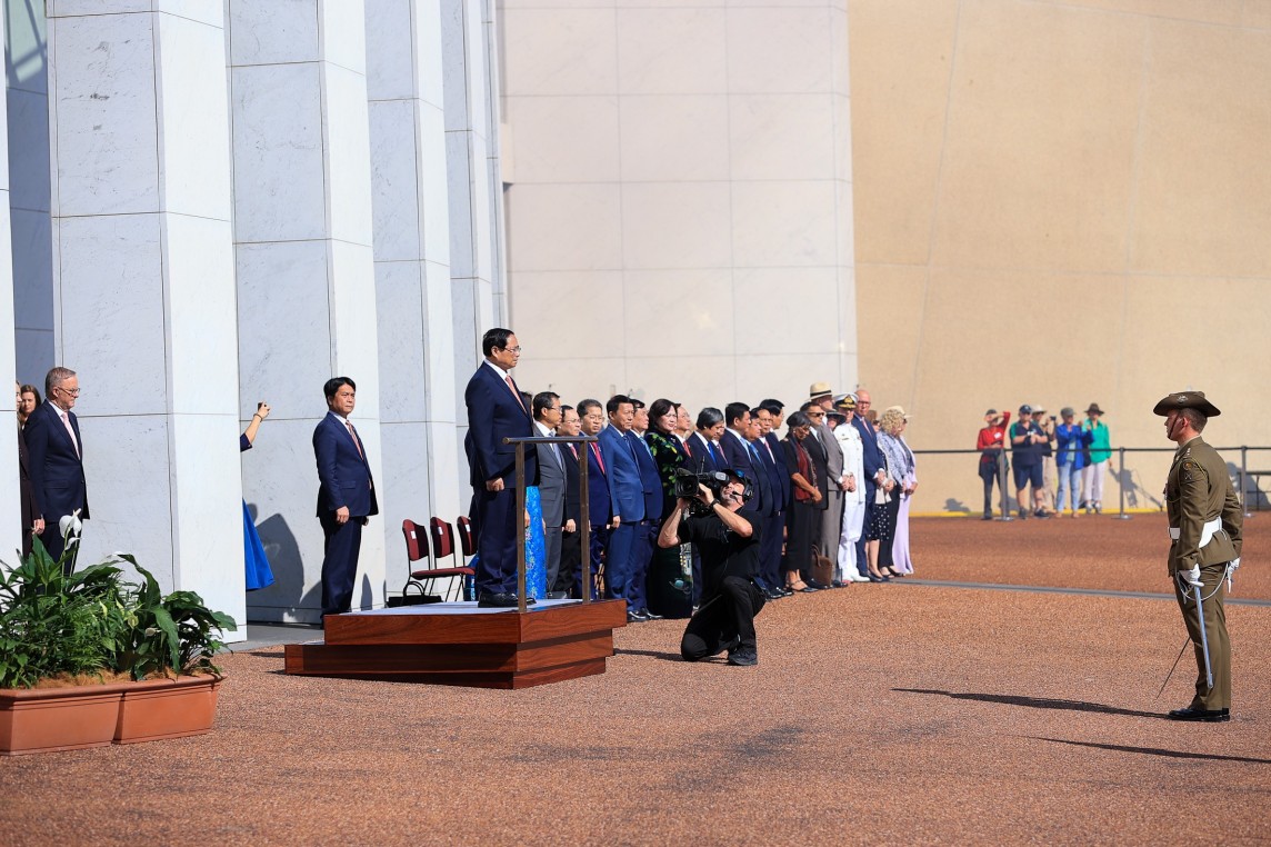 Cạnh tranh Cạnh tranh