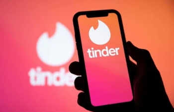 Hà Nội: Tin 'bác sĩ' trên Tinder, một phụ nữ bị lừa hơn 5,4 tỷ đồng