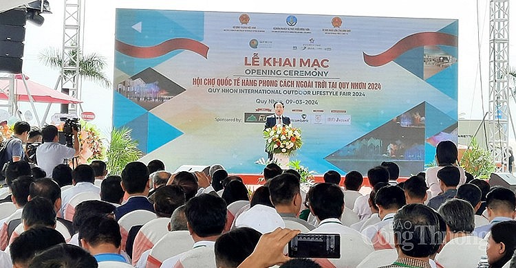 Khai mạc Hội chợ Quốc tế hàng phong cách ngoài trời tại Quy Nhơn 2024 Khai mạc Hội chợ Quốc tế hàng phong cách ngoài trời tại Quy Nhơn 2024