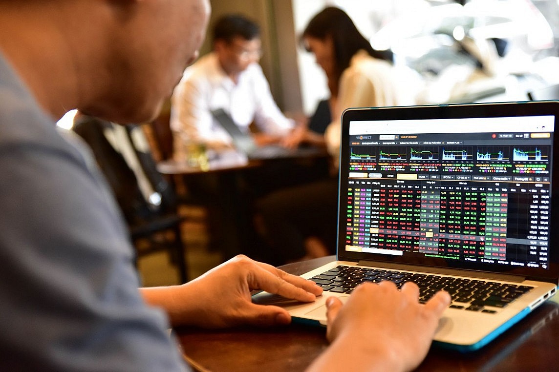 Tuần qua, bình quân thanh khoản mỗi phiên giao dịch ở mức 30.000 tỉ đồng Tuần qua, bình quân thanh khoản mỗi phiên giao dịch ở mức 30.000 tỉ đồng