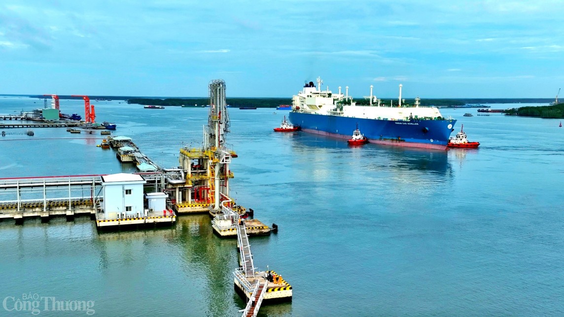 Chuyến tàu nhập khẩu LNG đầu tiên: Bài học Nhật Bản 1969 và khát vọng tự chủ năng lượng Việt Nam Chuyến tàu nhập khẩu LNG đầu tiên: Bài học Nhật Bản 1969 và khát vọng tự chủ năng lượng Việt Nam