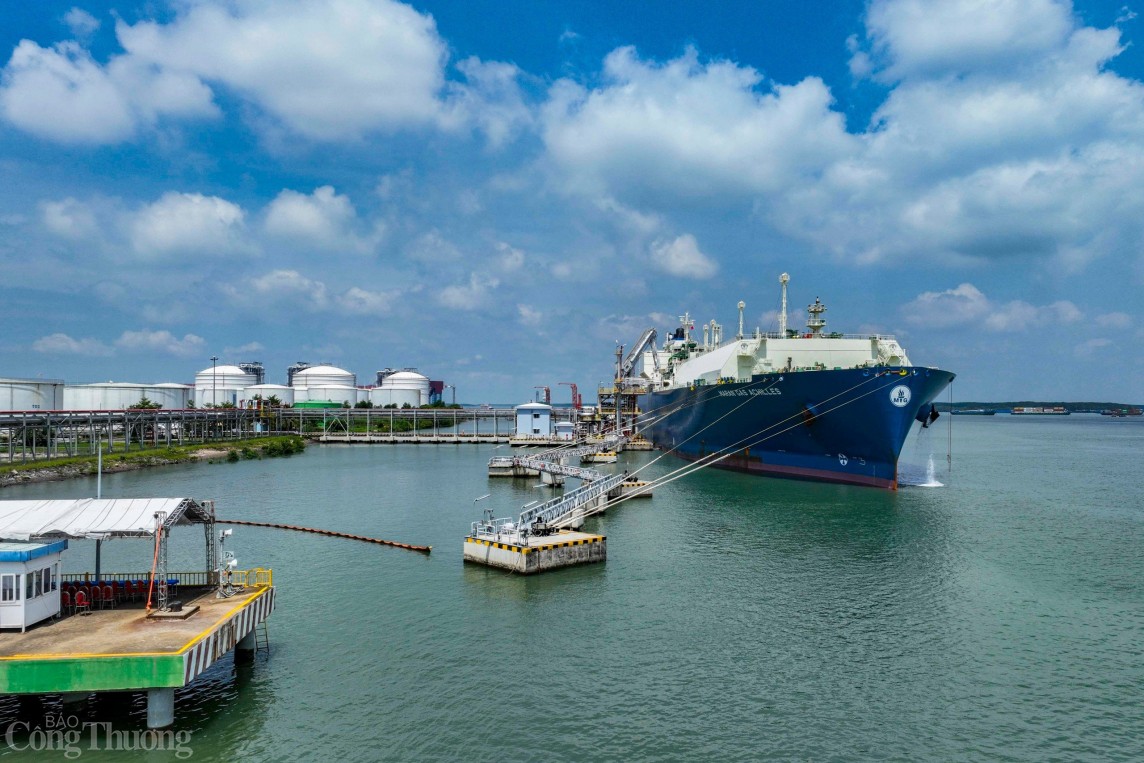 Chuyến tàu nhập khẩu LNG đầu tiên: Bài học Nhật Bản 1969 và khát vọng tự chủ năng lượng Việt Nam Chuyến tàu nhập khẩu LNG đầu tiên: Bài học Nhật Bản 1969 và khát vọng tự chủ năng lượng Việt Nam