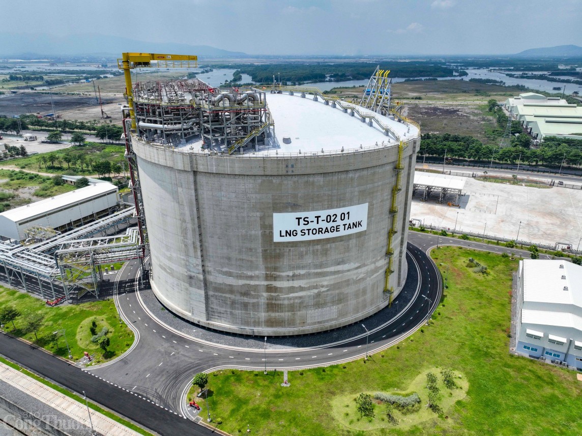 Chuyến tàu nhập khẩu LNG đầu tiên: Bài học Nhật Bản 1969 và khát vọng tự chủ năng lượng Việt Nam Chuyến tàu nhập khẩu LNG đầu tiên: Bài học Nhật Bản 1969 và khát vọng tự chủ năng lượng Việt Nam